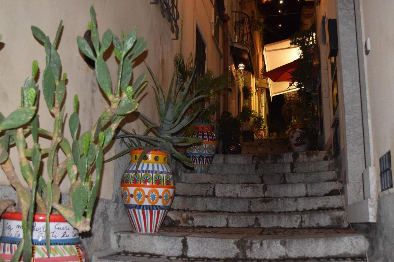 Casa Amelia - Charme In Taormina Villa Buitenkant foto