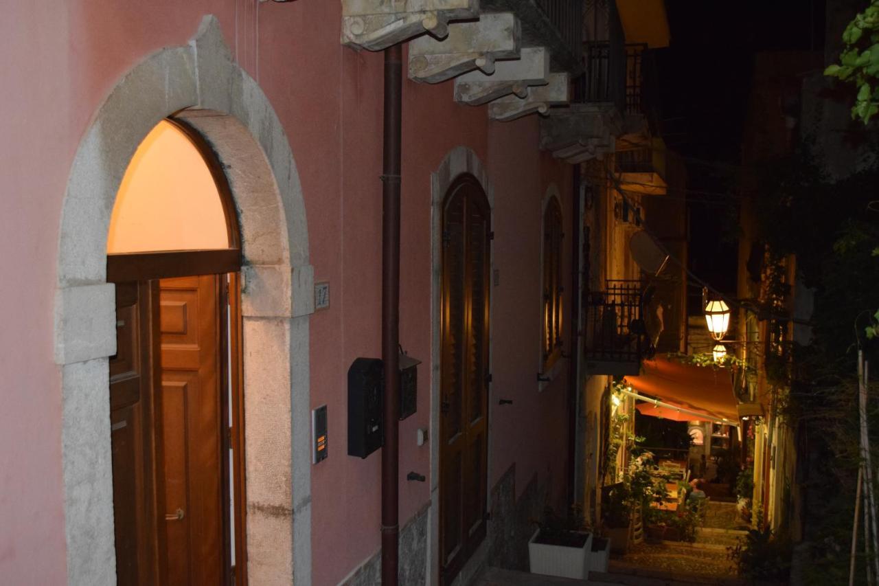 Casa Amelia - Charme In Taormina Villa Buitenkant foto